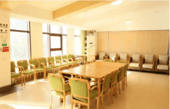 包含空军总医院、海淀区代挂专家号，预约成功再收费的词条