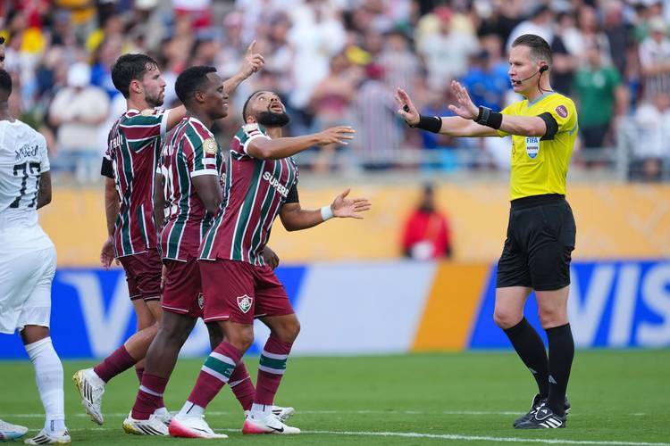 意甲巅峰对决!那不勒斯主场死磕尤文,争四与复仇双重博弈