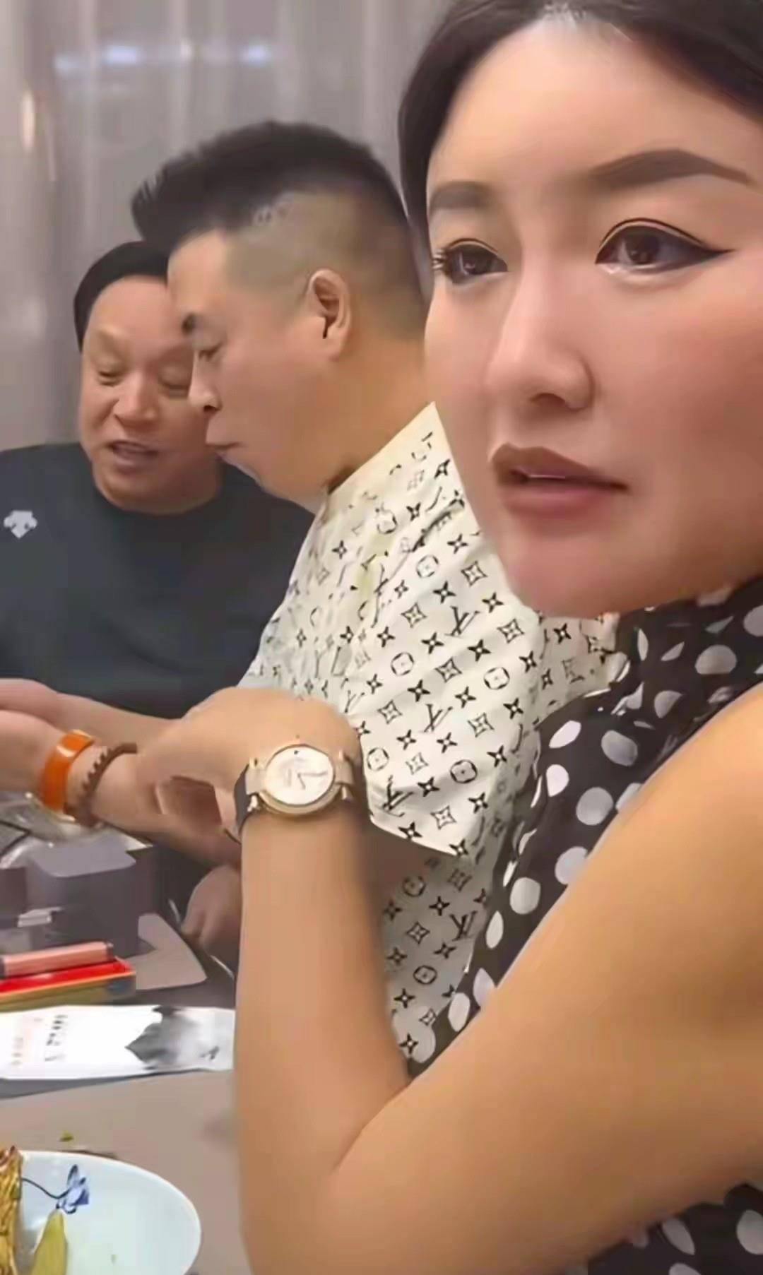 侯耀华弟子魏三，含泪退出直播：互联网让我伤心，有人忘恩负义_搜狐网