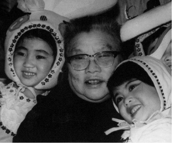 92年康克清病重,刘坚到医院看望,康克清:没有你,我活不到今天