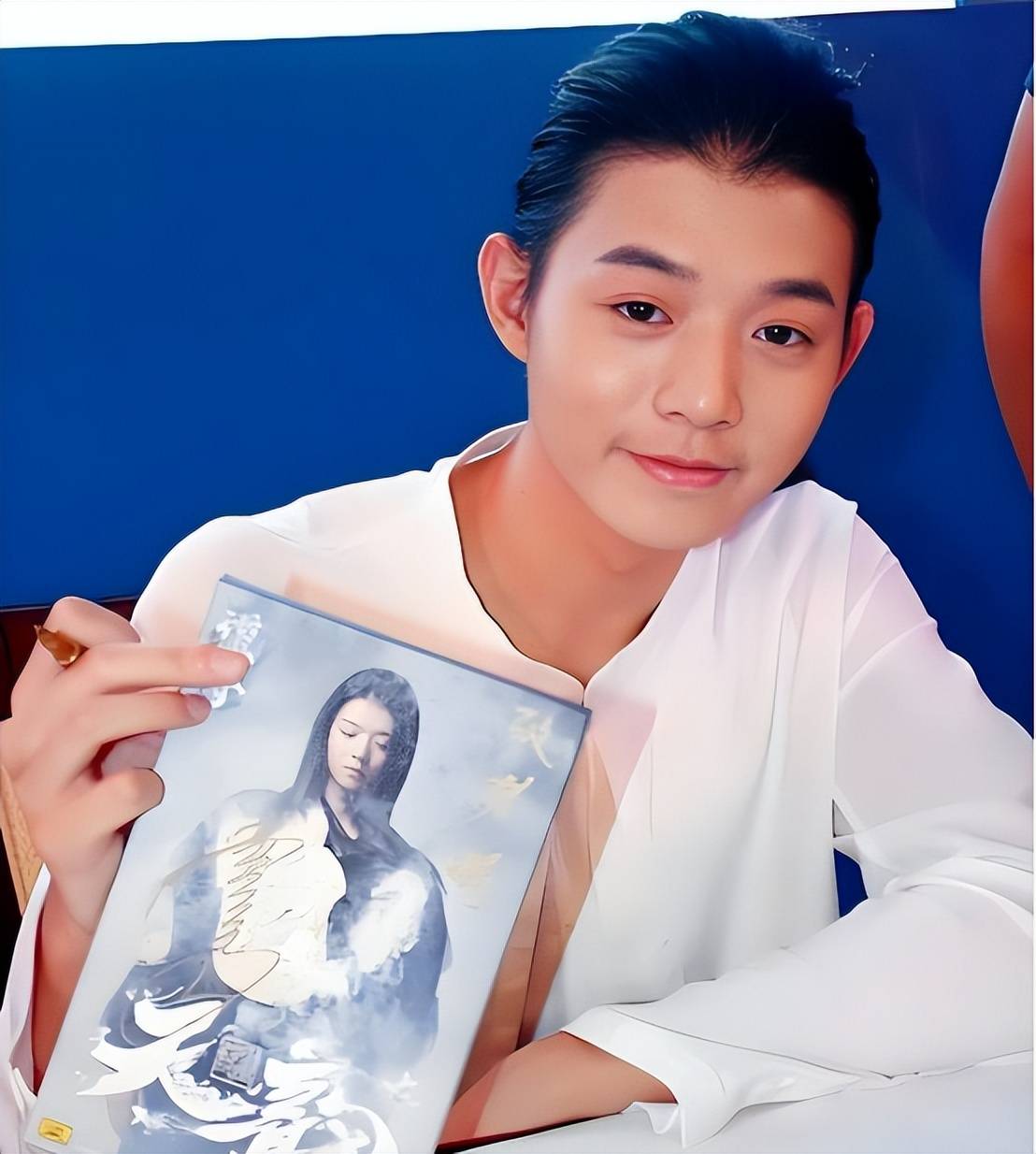 35岁霍尊正式复出!音乐节上连唱9首歌,前女友陈露被抓快4年