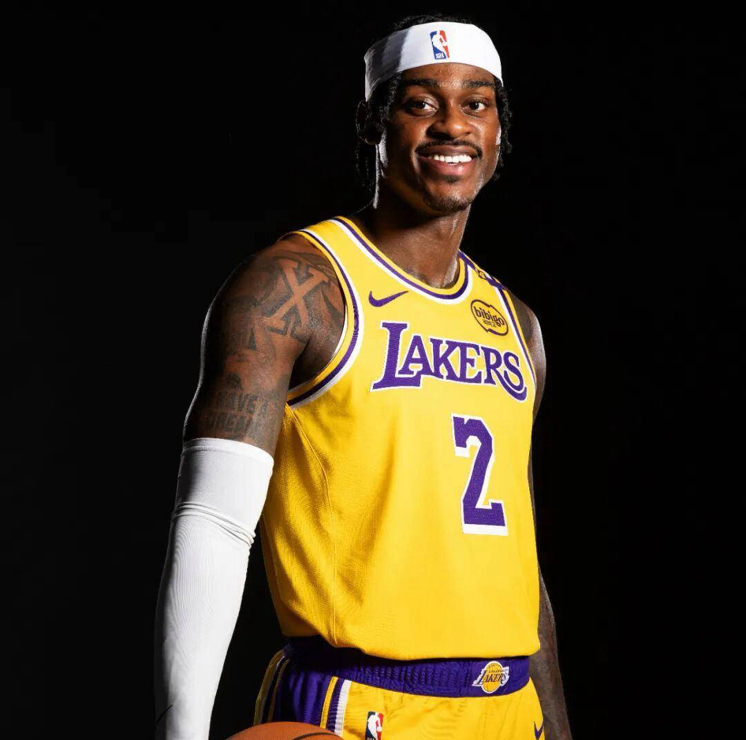 双鬼拍门落幕！范德比尔连续8场未获出场机会，湖人彻底弃用 