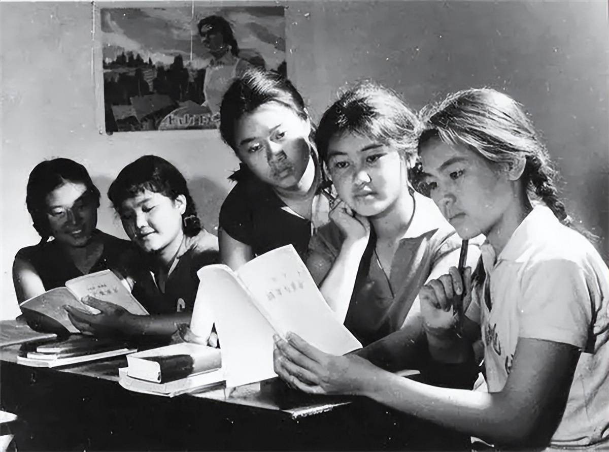 21岁女知青朱梅华,独自一人上厕所后,便在那个雨夜失踪了40年