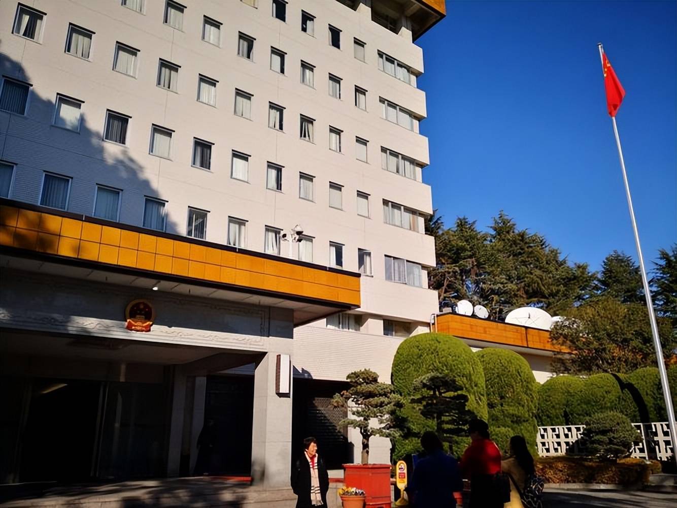 12月11日,中国驻日本大使馆提醒在日中国公民进行"海外公民登记",引发
