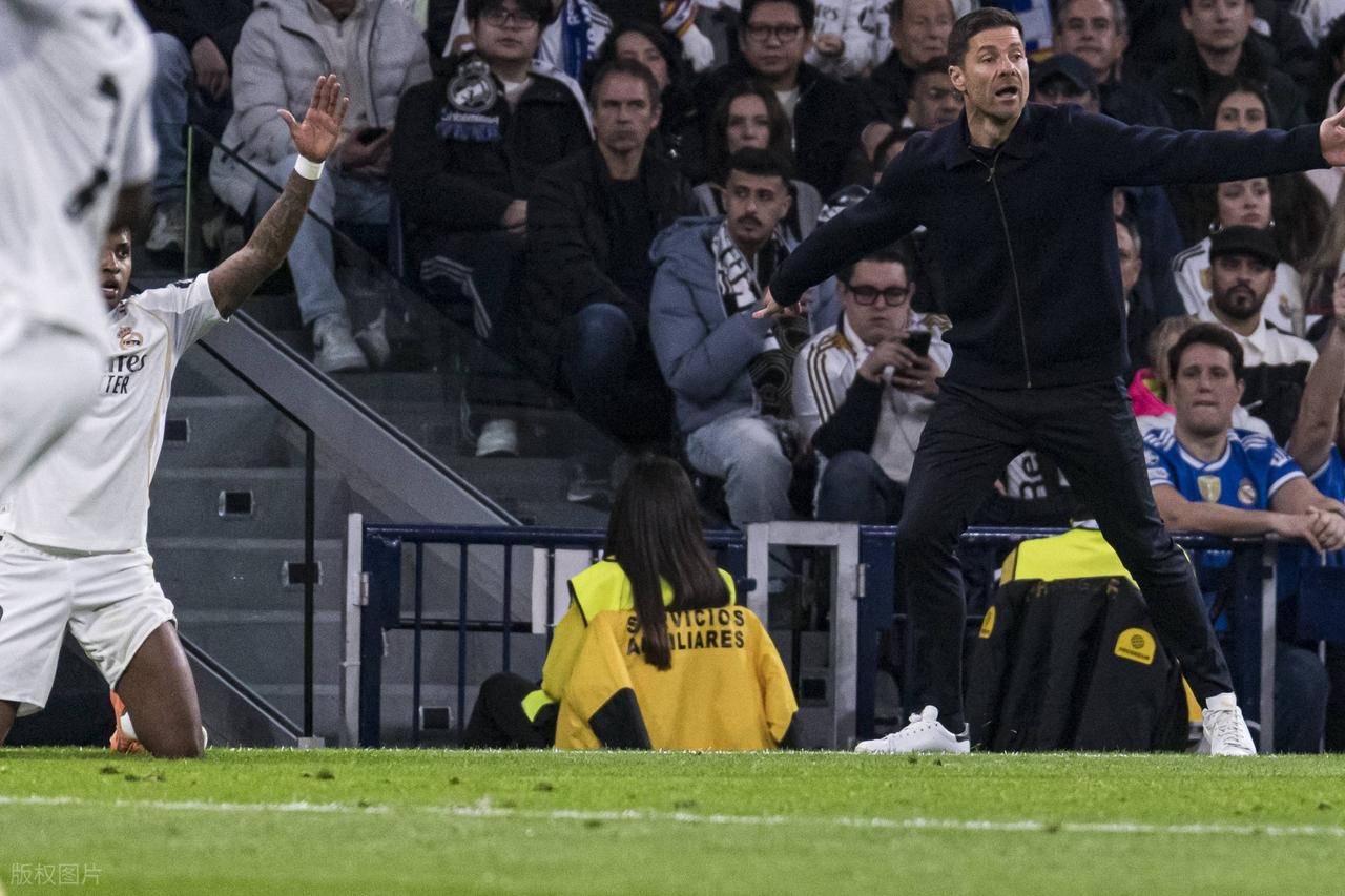 44岁的阿隆索,带领皇马惜败曼城,午夜梦回时他是否会后悔?