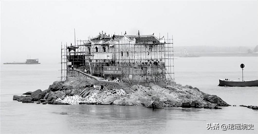 现存最牛钉子户:整座房屋屹立长江江面上,为何没人敢动它?