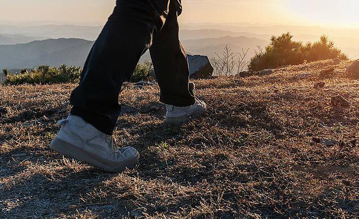 “野爬”成新风尚 户外徒步如何规避未知风险保证安全？