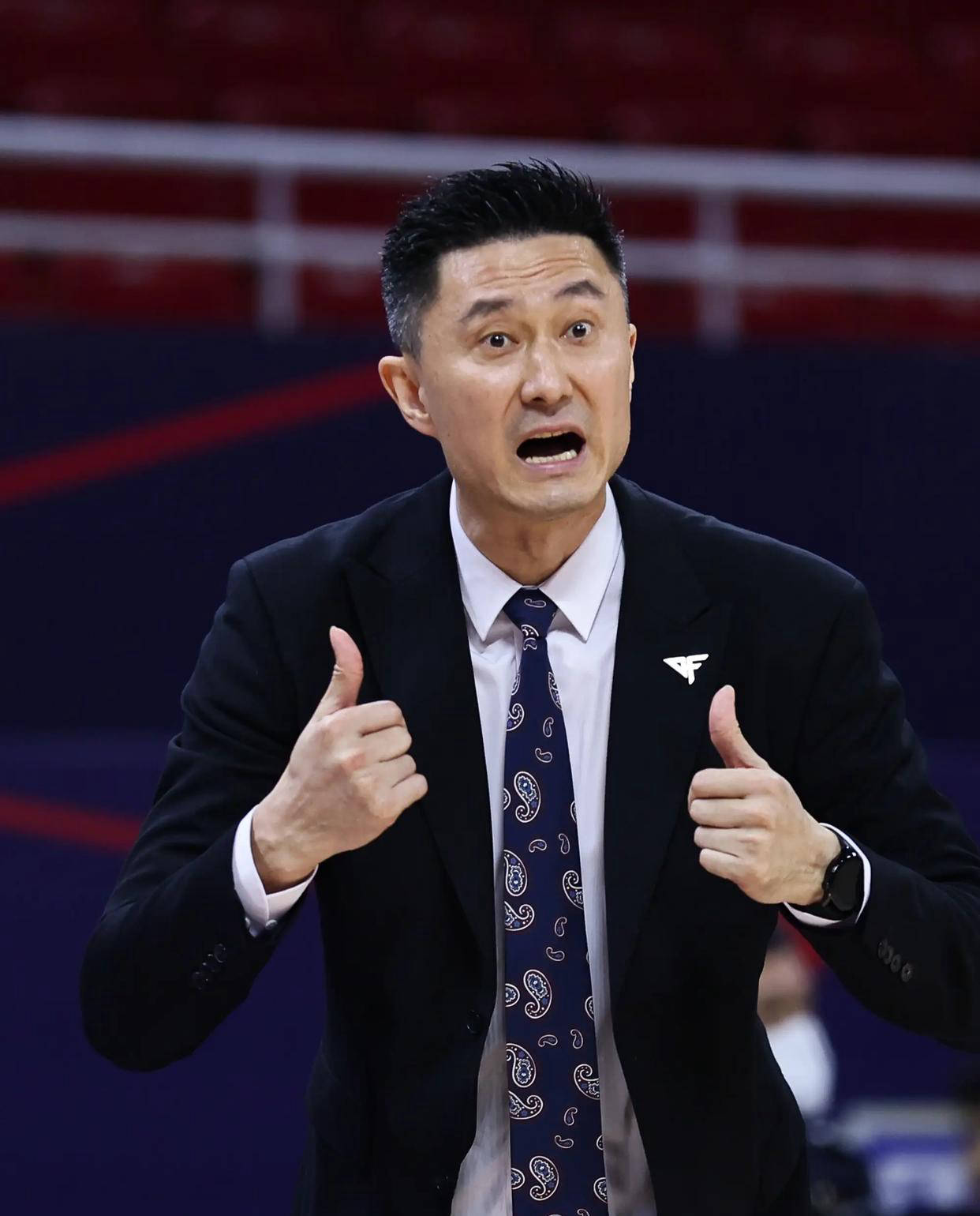 就在今天！12月19日广东篮球迎来杜锋、徐杰与胡明轩最新动态