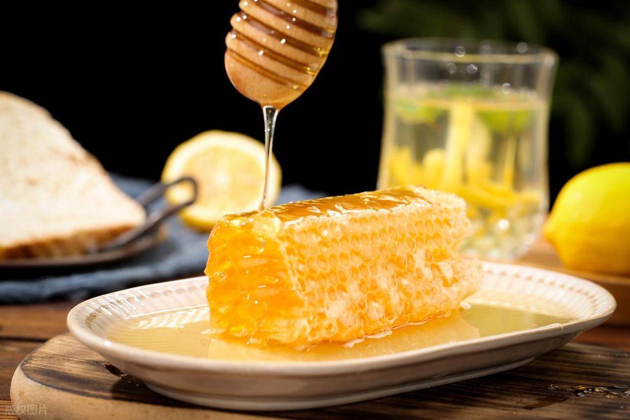 蜂蜜和柚子能同吃吗早餐(蜂蜜和柚子能同吃吗早餐可以吃吗)