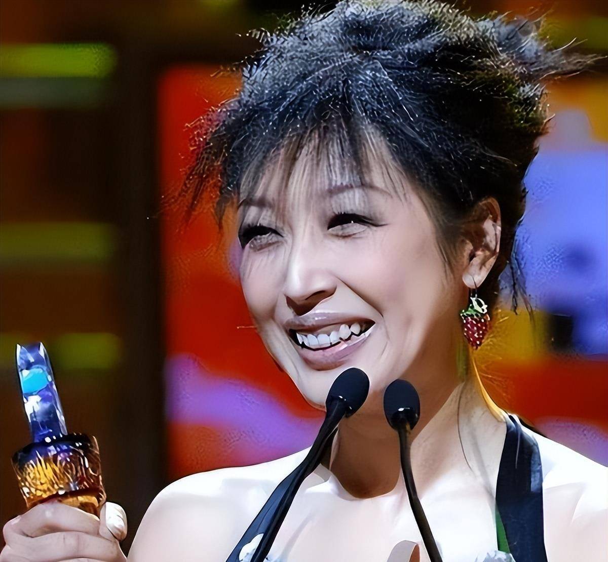 歌手孙悦现状:低调定居上海,和富商老公很甜蜜,儿子为