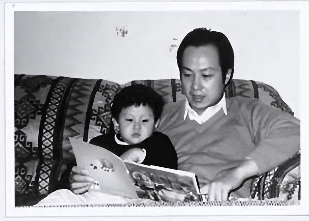 原来他是罗京的儿子,14岁时扛起小家,母亲再嫁时只提了一个要求