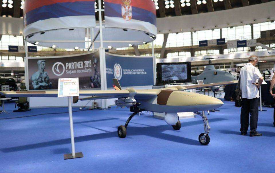塞尔维亚要造高端无人机!工厂明年启用,对我们有啥影响?