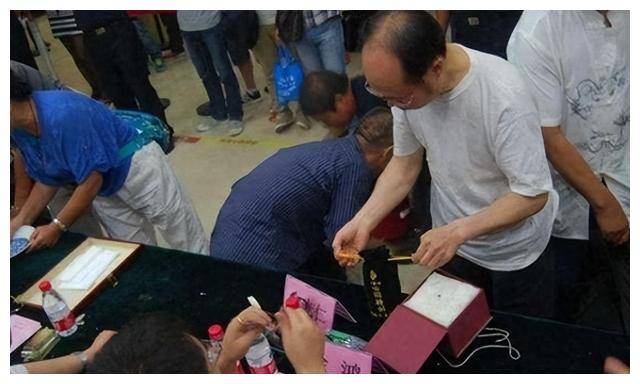 “骗画”专家刘岩：以17万忽悠老百姓卖画，自己转手卖了8700万！