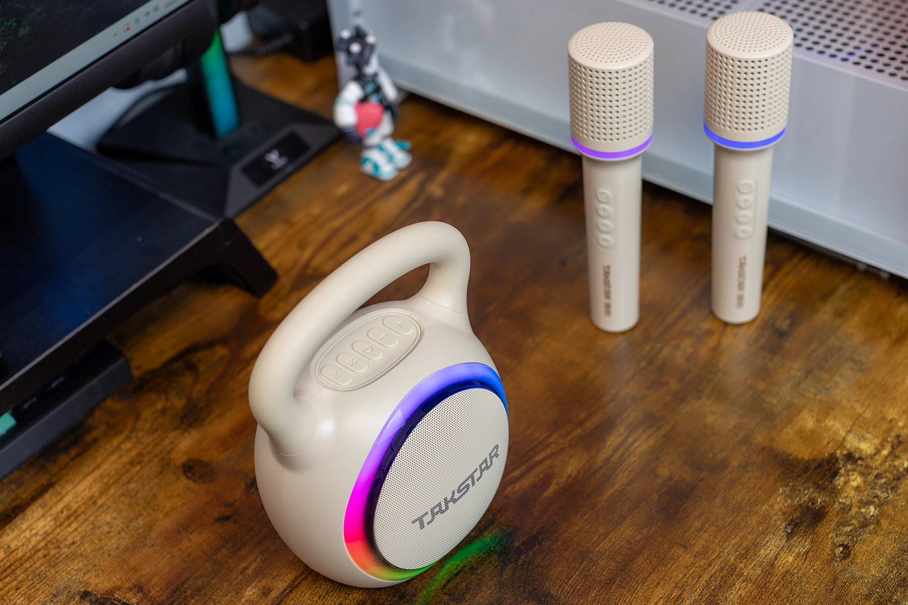 得胜H2小哑铃音箱，让孩子放下手机变身家庭歌唱家