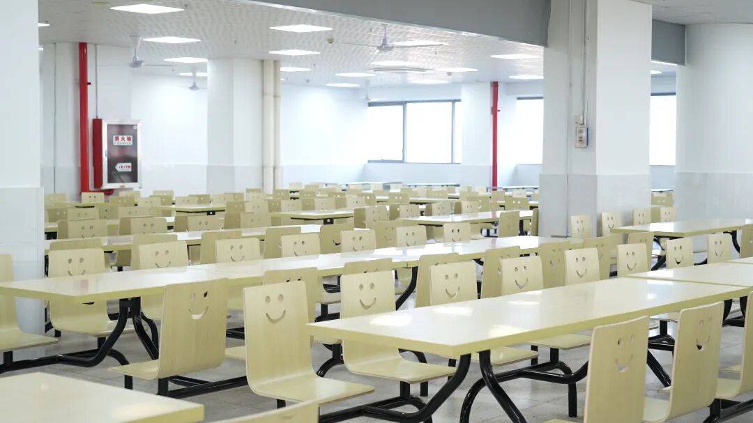 家校零距离,共育促成长 南京市板桥中学举办家长开放日活动