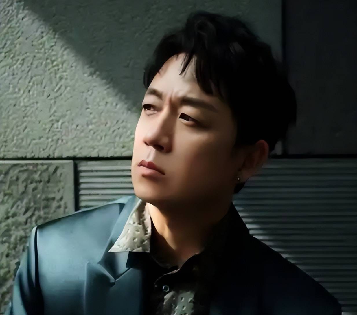 离婚13年后,51岁潘粤明迎来好消息:没想到,人生真能好