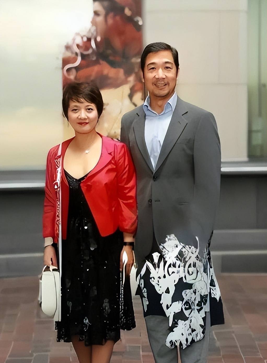邓婕一生的痛,继子张默不争气,养女却越来越像丈夫