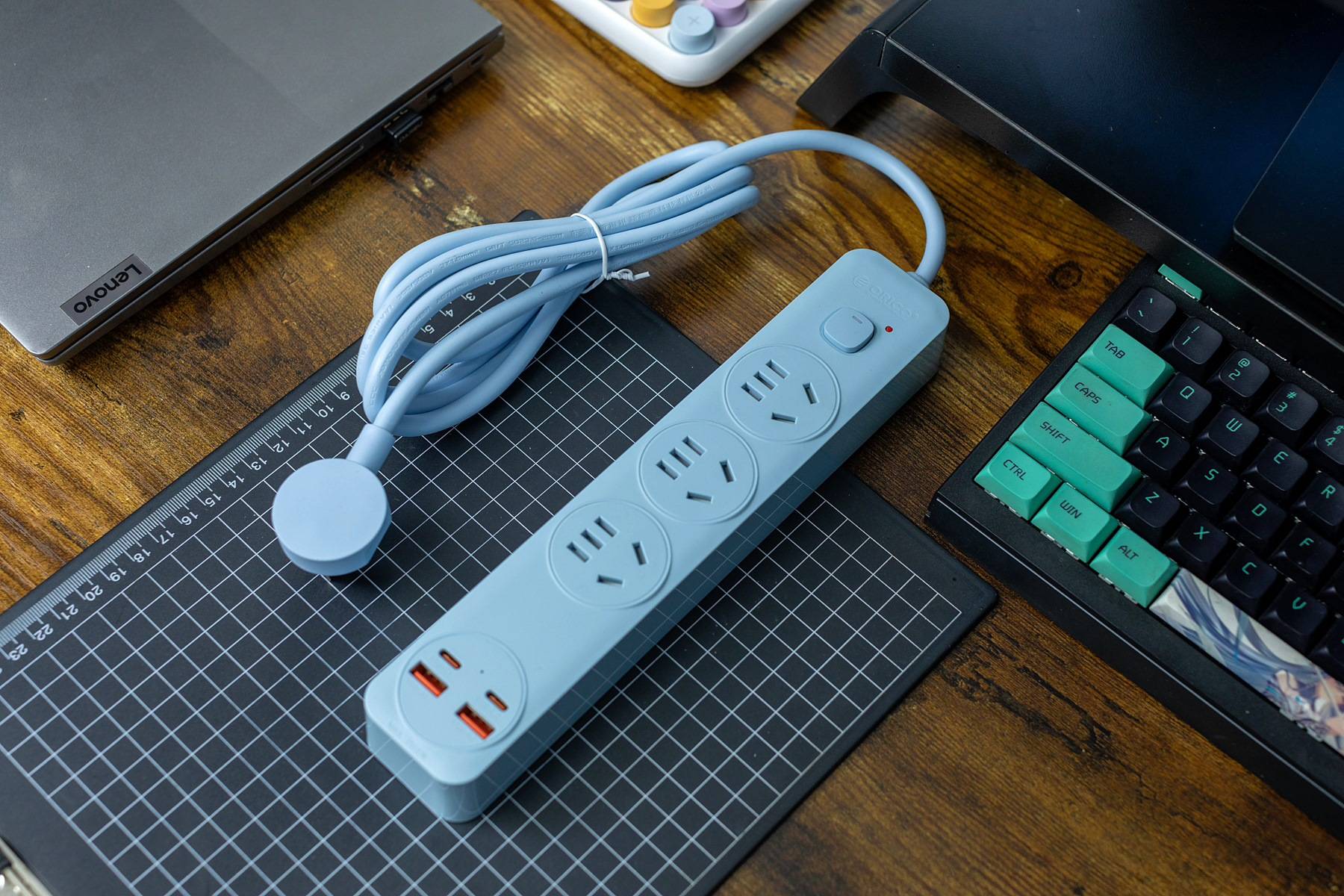 奥睿科小瘦条插排，让我的桌面线缆不再杂乱不堪