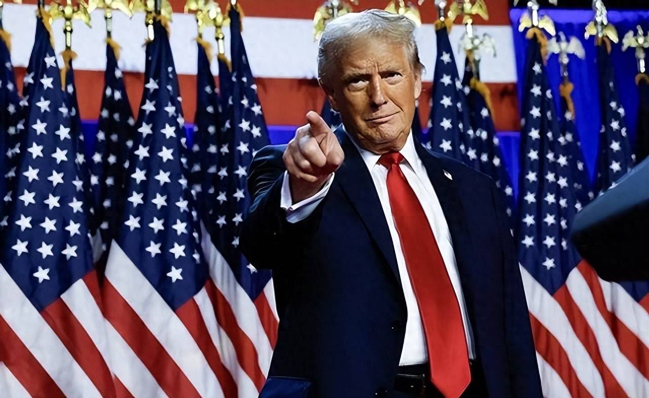 乱了，彻底乱了！“解放”的口号在美国响起，特朗普地位可能不保