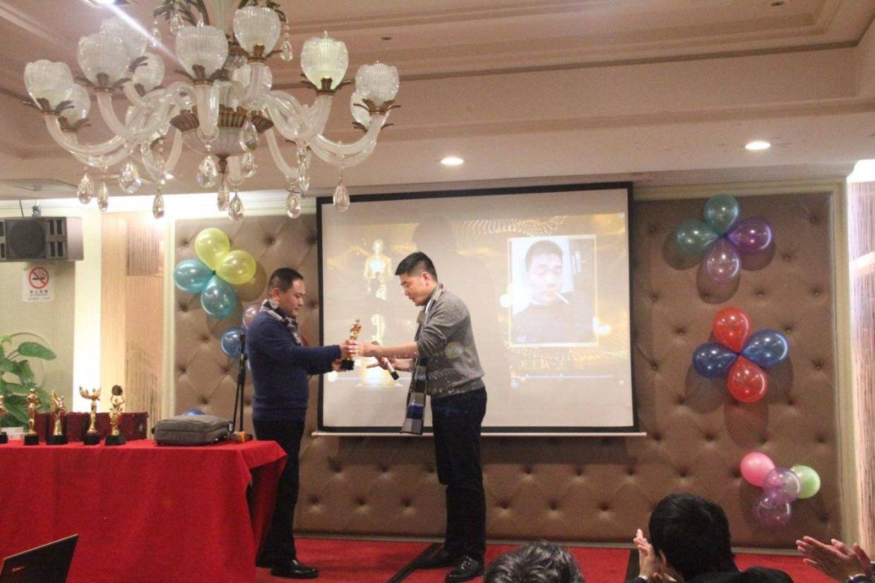 2025上海抖音推广全攻略：10大避坑指南与高性价比方案实测