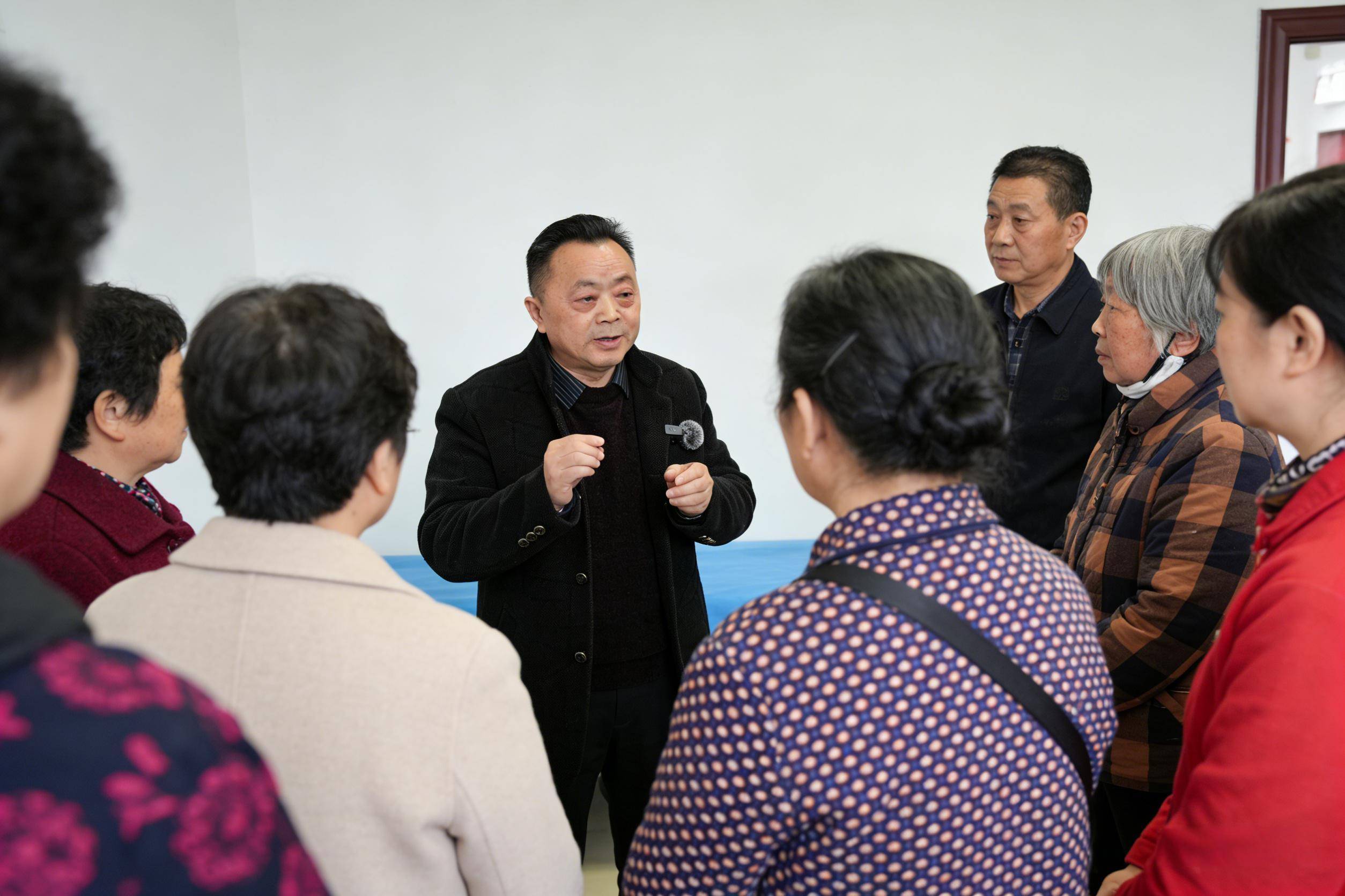 "六世金方手"张世禄无偿为社区居民做中医讲座