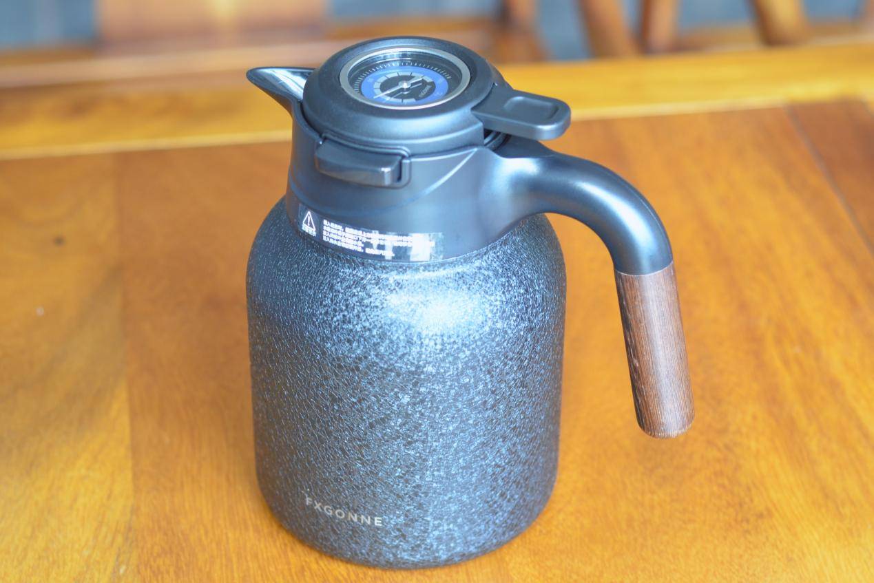 一步到位!宫菱保温壶测评:8层锁温+欧盟认证安全无毒+0胶水