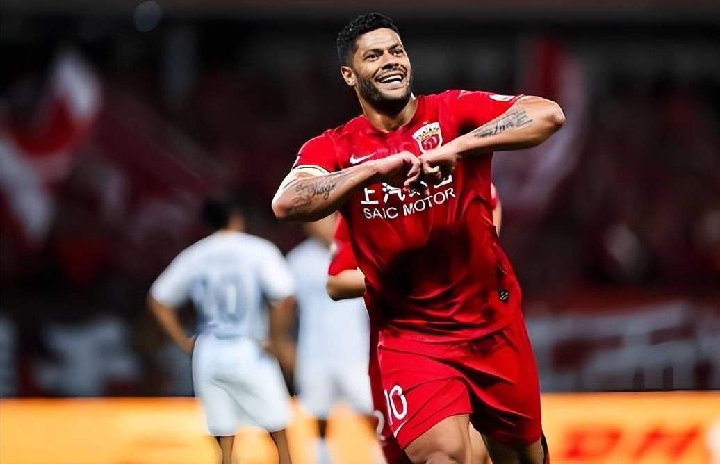 上港中锋位置有望迎来新援助阵，已跟着俱乐部冬训，踢过亚冠主力