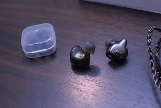 百元级耳机里的"战斗机":西圣HiFi1如何用黑科技吊打千元旗舰?