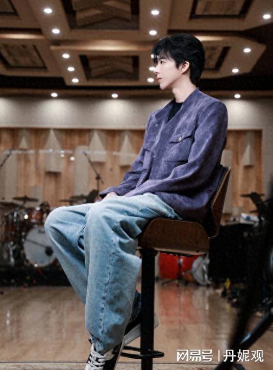 原创            刘宇宁直播辟谣加盟《花少》传闻，专注音乐与新项目！