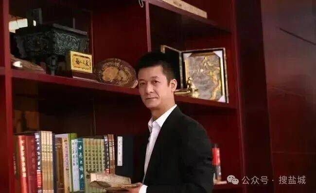 从"束必和"到"束昱辉":一场精心编织的江湖幻梦