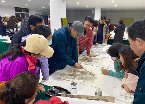 吕文扬绘画大师推动绘画艺术走进偏远山区校园