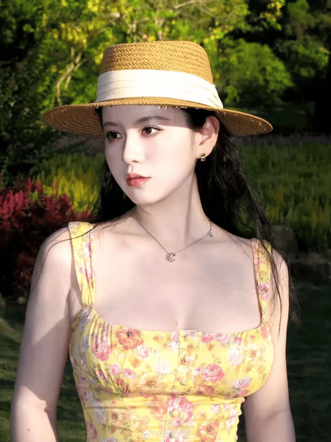 Share | 金珠岚，美女御姐，性感迷人写真壁纸