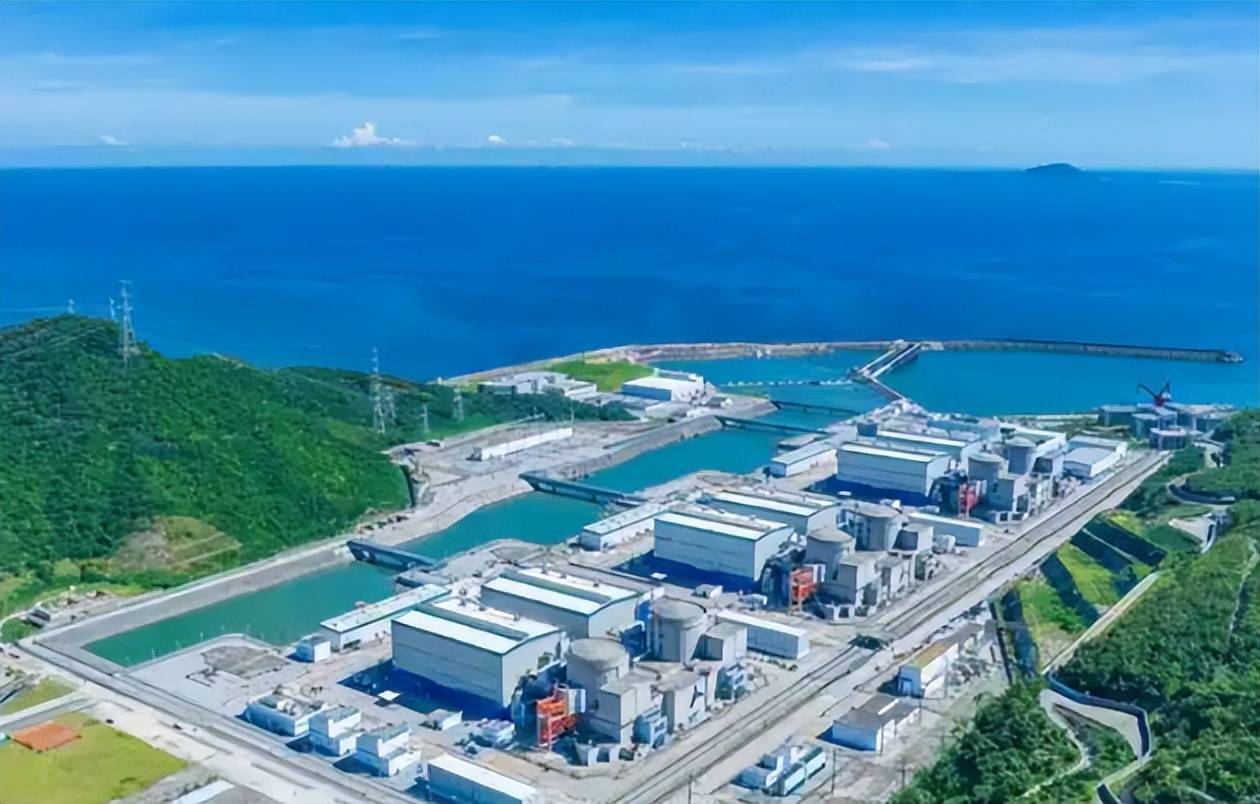 马斯克拉响警报:旧世界只剩5年,中国手握的唯一王牌,不是芯片