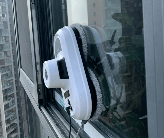 擦窗机器人干擦还是湿擦好用?性价比机型+不刮玻璃推荐全解析!买擦窗机器人别只看参数!