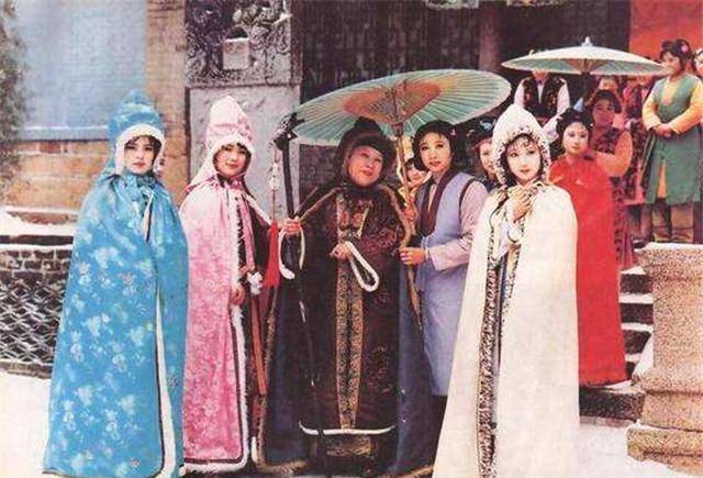 原创            红楼中谁的形象描写才是曹雪芹倾尽全力？不是宝钗黛玉，而是此人