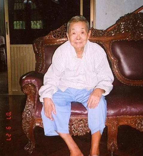 尽管杨金秀的行为和态度极具男性化特征,但她毕竟是个女性