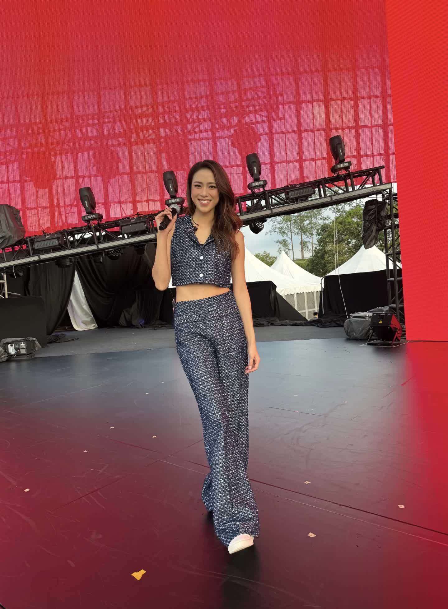 刘颖镟晒最新写真照，引发网友关注