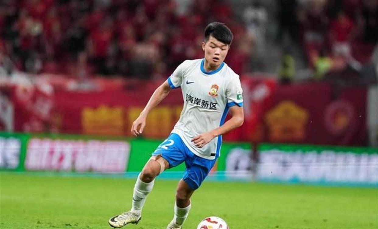 德转宣海港签杨希！这位U23国足主力，转会费是标王级工资却没到顶薪