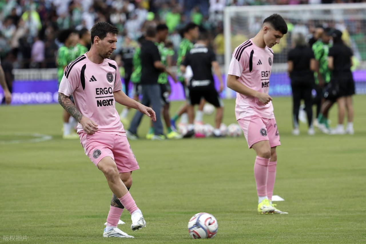 Messi Cancels His Trip to Puerto Rico After an Injury That Has Everyone Worried, but Especially Argentina