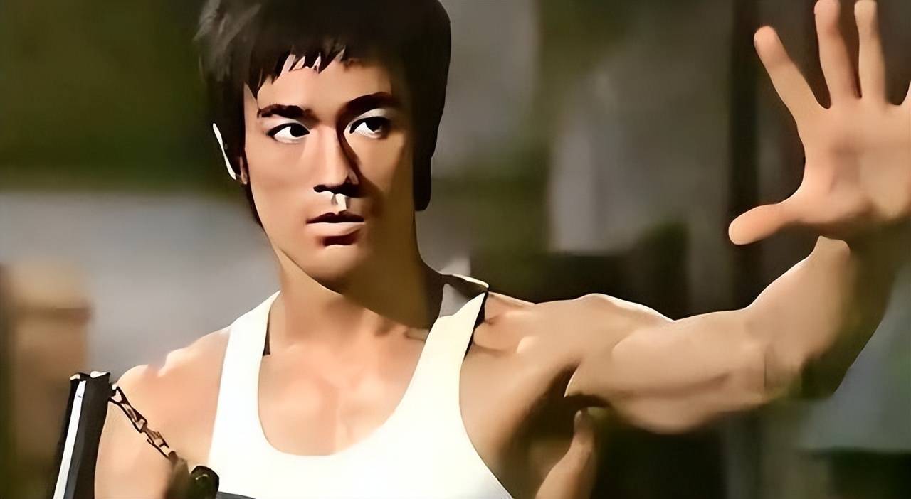 53年后,78岁丁珮终于说出真相:李小龙死前在床上倒了12分钟