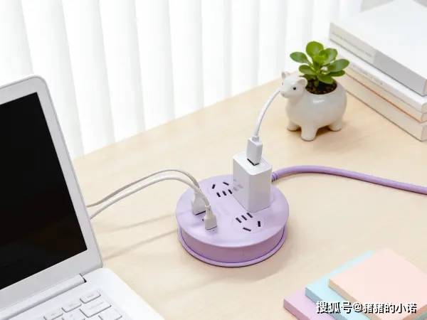 魔法圈充电宝！奥睿科电小包插排，7口同充秒变桌面艺术
