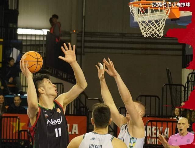 27分12板！2米21留洋中锋大放异彩，能否挑起中国男篮内线大梁？