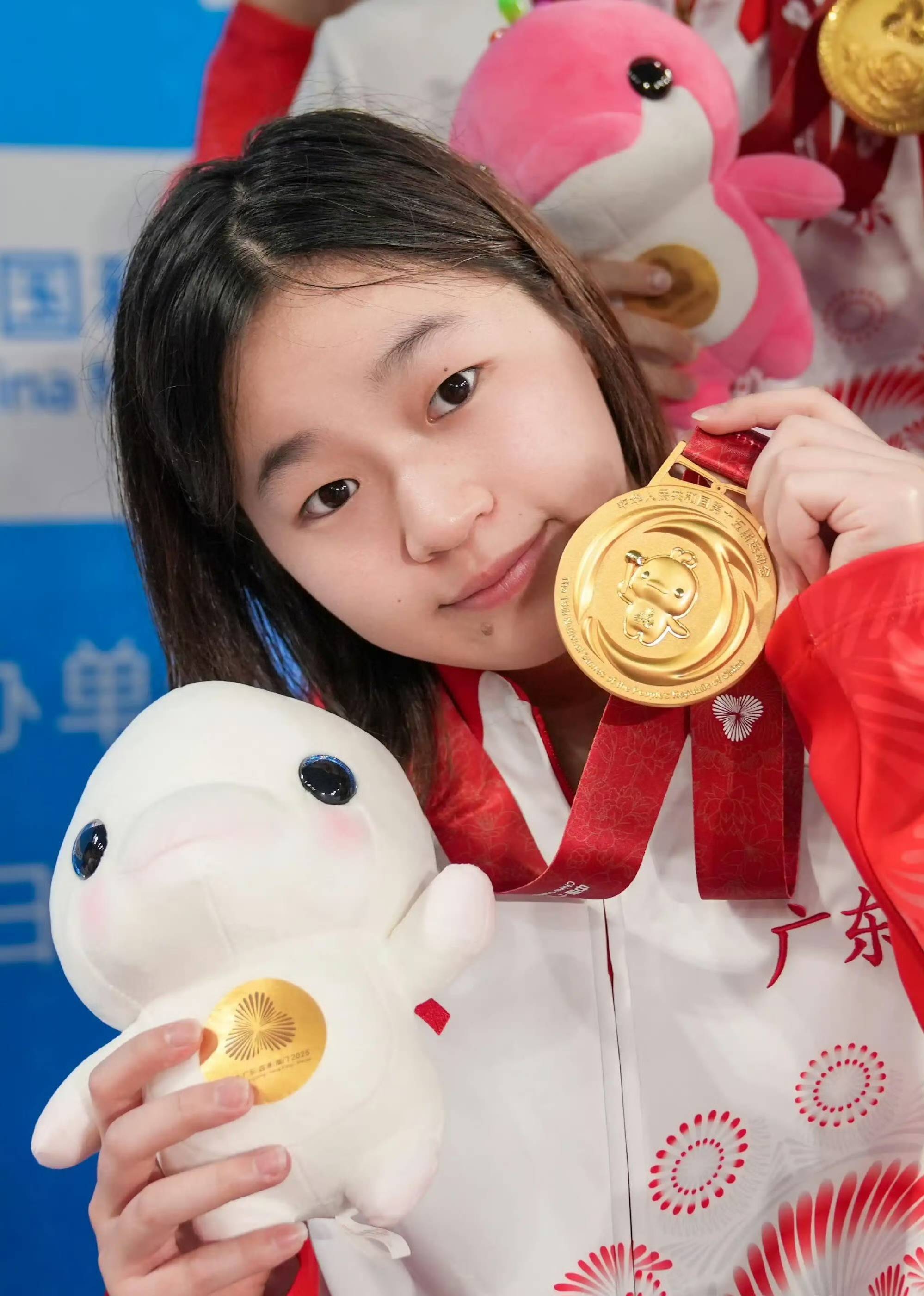 马力全开,续写水花传奇!全红婵马年新春收获三重心意祝福