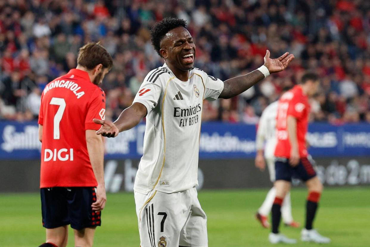 天助巴萨!奥萨苏纳1-2爆冷击败皇马,西甲积分榜形势骤变