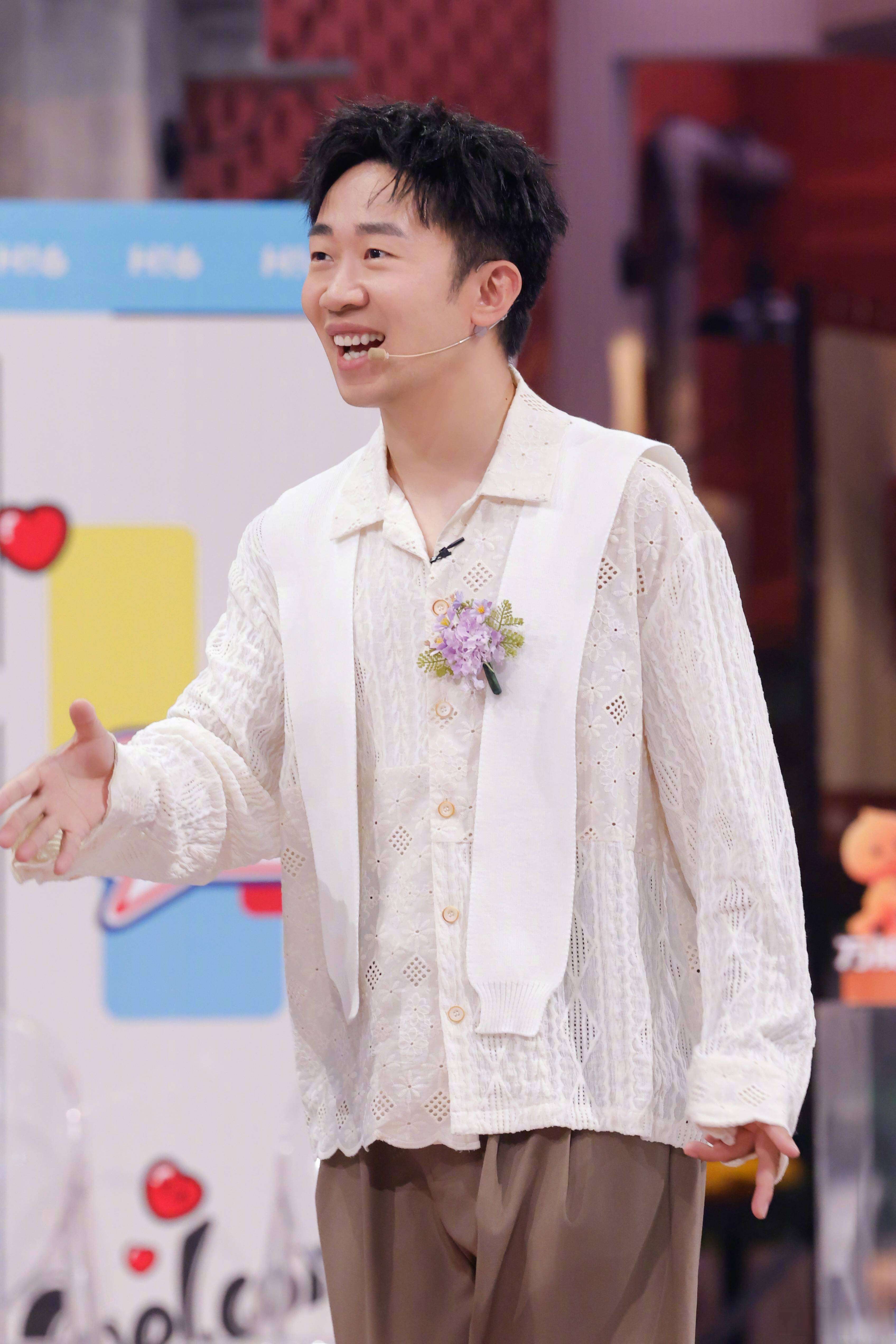 原创            杨迪魏大勋隔空battle！《你好星期六》2026整活挑战笑料超标