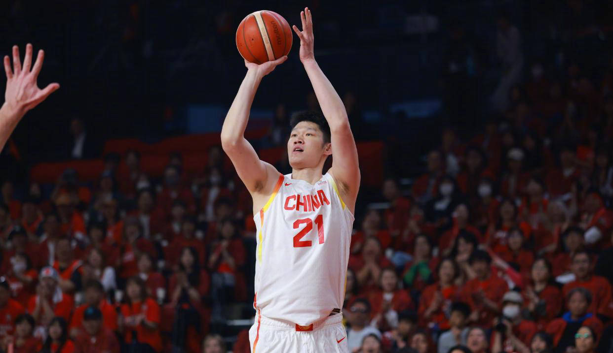 世预赛之夜：中国男篮的韧性被临场裁判公正破碎