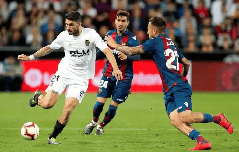 西甲保级战火重燃:埃尔切主场死磕西班牙人