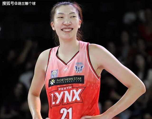 遗憾！总决赛轰18+9+6+4帽！中国女篮内核拼到5犯毕业，加时丢冠