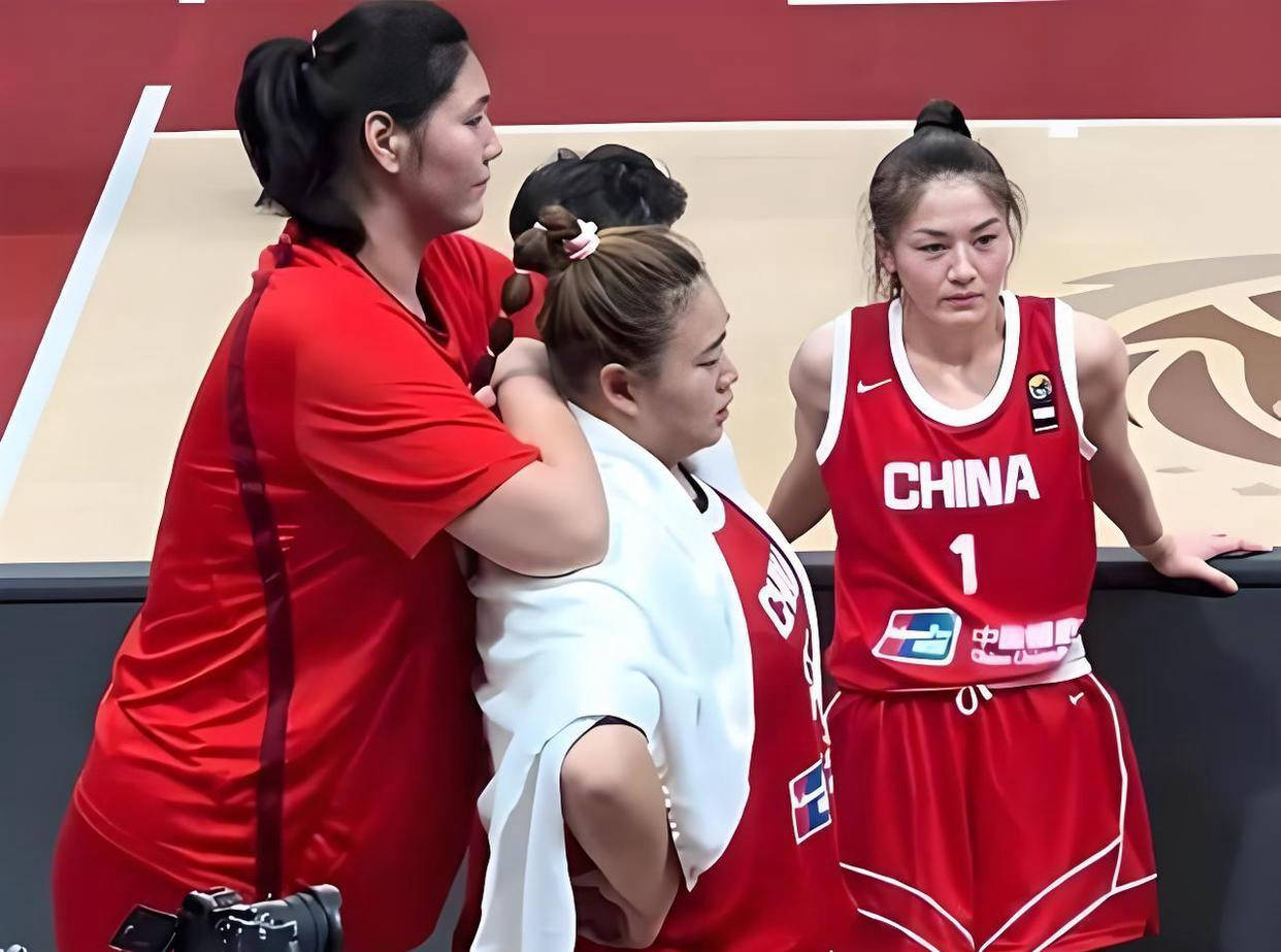 刘禹彤砍下17分7篮板统治内线，中国女篮三战全胜力克巴西