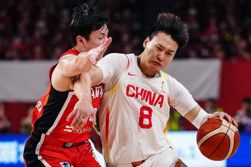 手感好就夸，没投好就...！赵睿直言身体疲惫有压力